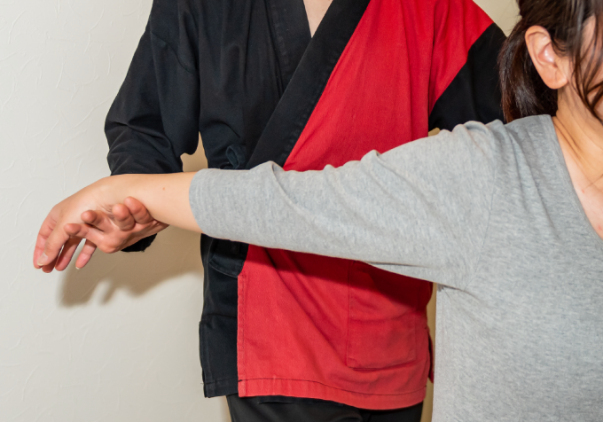 豊中・緑地公園の整体院『癒し整体院 くつろぎ』の整体コースお試しコース施術画像